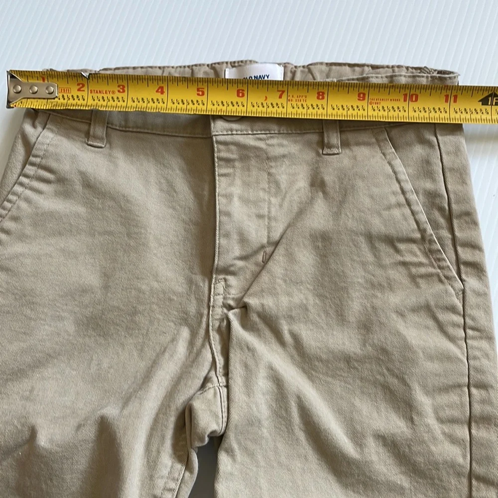 Old Navy, khaki flat front shorts. Boys size 6
